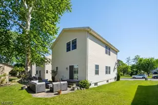 21 Grove St, Summit, NJ 07901 - Photo 31