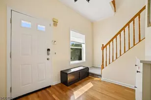 21 Grove St, Summit, NJ 07901 - Photo 3