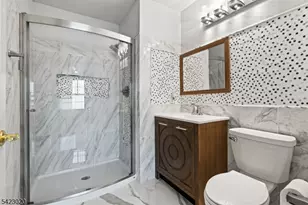 25 Chelsea Ct, Franklin Township, NJ 08823 - Photo 7