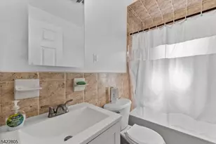 128 Leslie St, Newark, NJ 07112 - Photo 9