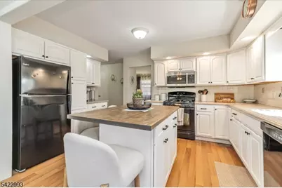 48 Oliver Pl, Ringwood, NJ 07456 - Photo 5