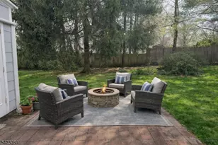 3 Spalding Dr, Livingston, NJ 07039 - Photo 7