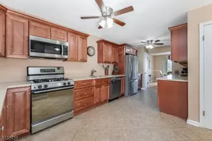 268 Laurel Ct, Readington, NJ 08889 - Photo 3