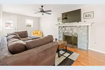 8 Navajo Ave, Parsippany, NJ 07034 - Photo 3