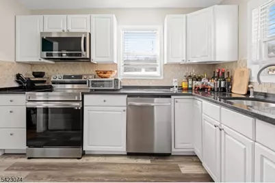 8 Navajo Ave, Parsippany, NJ 07034 - Photo 5