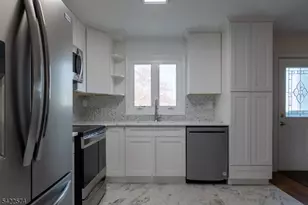 1502 William and Mary Cmn, Hillsborough Township, NJ 08844 - Photo 3