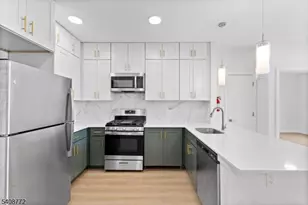 321 E 3rd St, Plainfield, NJ 07060 - Photo 25