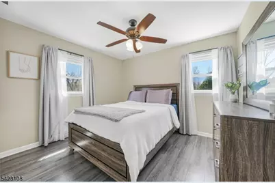 35 Zinnia Dr, Vernon Twp., NJ 07418 - Photo 11