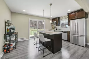 35 Zinnia Dr, Vernon Twp., NJ 07418 - Photo 7