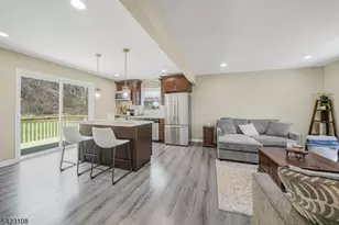 35 Zinnia Dr, Vernon Twp., NJ 07418 - Photo 3