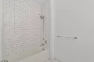 172 Culver Ave, Jersey City, NJ 07305 - Photo 9