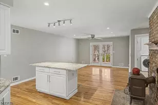 442 Buckhorn Dr, White Township, NJ 07823 - Photo 9