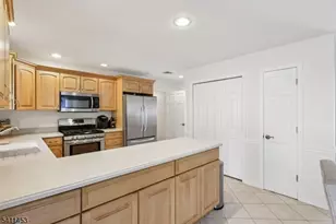 24 Manor Ln, Parsippany, NJ 07950 - Photo 9