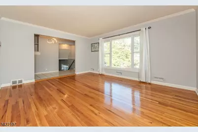 27 Viewpoint Rd, Wayne, NJ 07470 - Photo 3