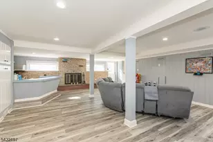 27 Viewpoint Rd, Wayne, NJ 07470 - Photo 23