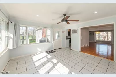 27 Viewpoint Rd, Wayne, NJ 07470 - Photo 9