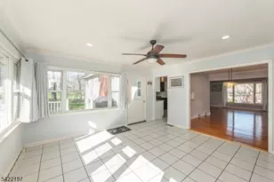 27 Viewpoint Rd, Wayne, NJ 07470 - Photo 9