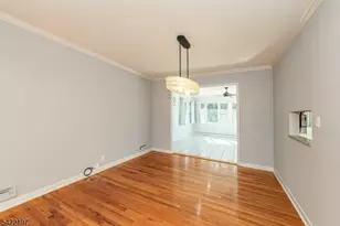 27 Viewpoint Rd, Wayne, NJ 07470 - Photo 5