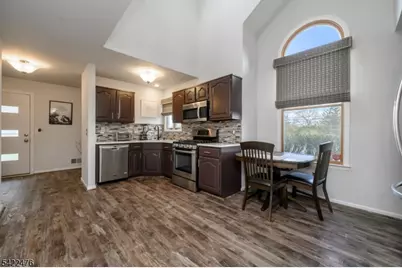 675 Raritan Rd #24, Clark Township, NJ 07066 - Photo 5