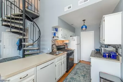 2 Falkenstein Dr #2, Vernon, NJ 07462 - Photo 11