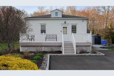 131 Charles Rd, Warren Township, NJ 07059 - Photo 3