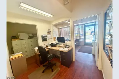 530 Bloomfield Ave, Verona, NJ 07044 - Photo 5