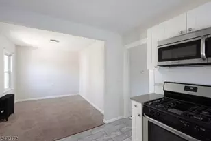 337 White St, Roselle, NJ 07203 - Photo 5