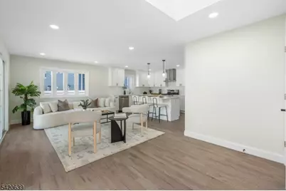 1905 Oakwood Pkwy, Union Township, NJ 07083 - Photo 11