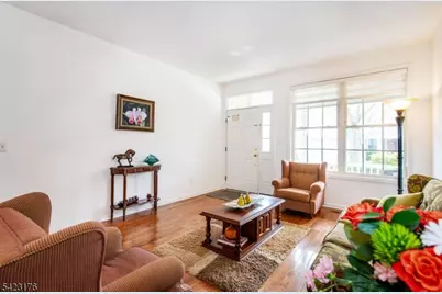 168 Levinberg Ln, Wayne Twp., NJ 07470 - Photo 5