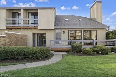 18 Woodhill St, Franklin Township, NJ 08873 - Photo 1