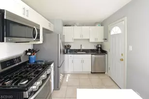 483 Mt Prospect Ave, Clifton, NJ 07012 - Photo 5