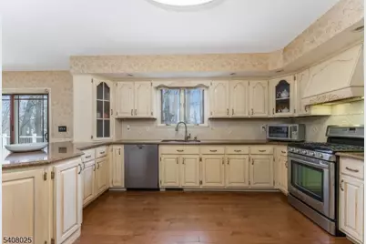 6 Bluebird Ct, Raritan Township, NJ 08822 - Photo 9