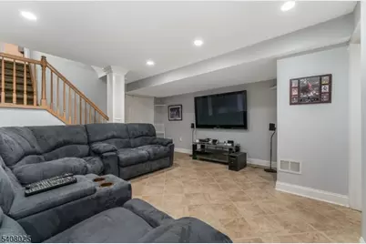 6 Bluebird Ct, Raritan Township, NJ 08822 - Photo 33