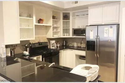 15-19 Tichenor Ln #403, Newark, NJ 07114 - Photo 5