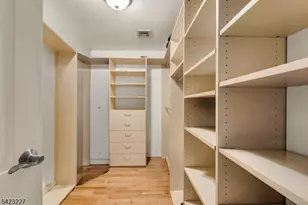 8C Cove Ln, North Bergen Twp., NJ 07047 - Photo 15