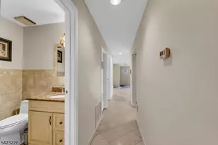 8C Cove Ln, North Bergen Twp., NJ 07047 - Photo 17