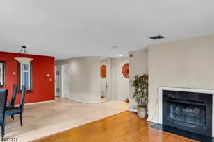 8C Cove Ln, North Bergen Twp., NJ 07047 - Photo 5