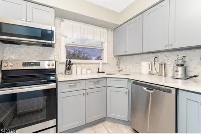 50 Deanna Dr Unit #130, Hillsborough Township, NJ 08844 - Photo 17