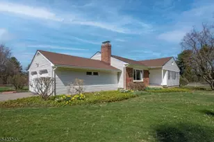 1 Scarlet Oak Rd, Tewksbury Township, NJ 07830 - Photo 3