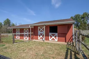 1 Scarlet Oak Rd, Tewksbury Township, NJ 07830 - Photo 13