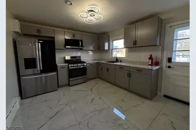 520 Spencer St, Elizabeth, NJ 07202 - Photo 3