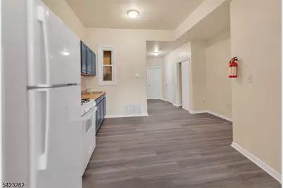 31A Martin Luther King Jr Dr #2, Jersey City, NJ 07305 - Photo 5