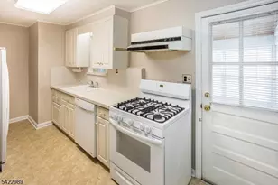 31 Burlington Rd, Clifton, NJ 07012 - Photo 9