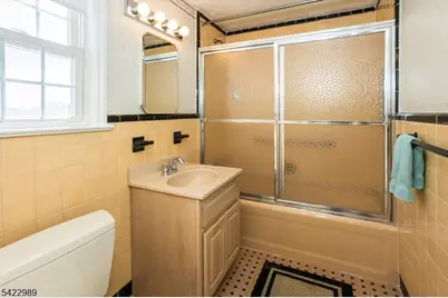 31 Burlington Rd, Clifton, NJ 07012 - Photo 19