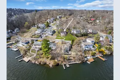 14 Bass Rock Rd, Hopatcong, NJ 07843 - Photo 5