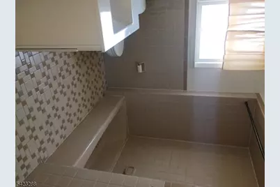 29 Orchard Rd, Maplewood, NJ 07040 - Photo 7