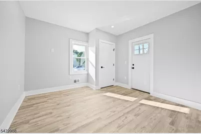 100 Kansas St #1, Hackensack, NJ 07601 - Photo 11