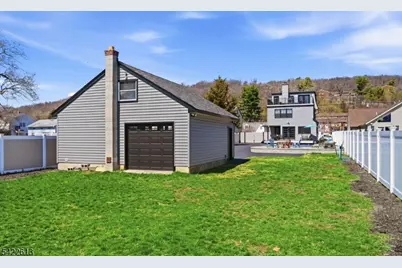 1074 Colfax Ave, Pompton Lakes, NJ 07442 - Photo 39