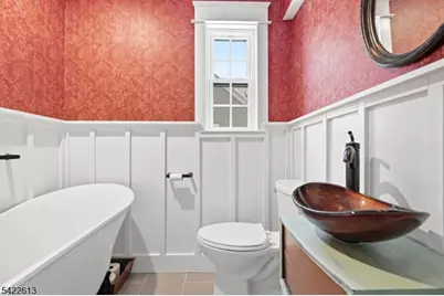 1074 Colfax Ave, Pompton Lakes, NJ 07442 - Photo 5