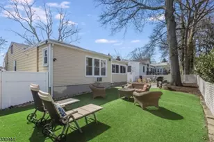 7 Evergreen Terrace, Millburn, NJ 07041 - Photo 25